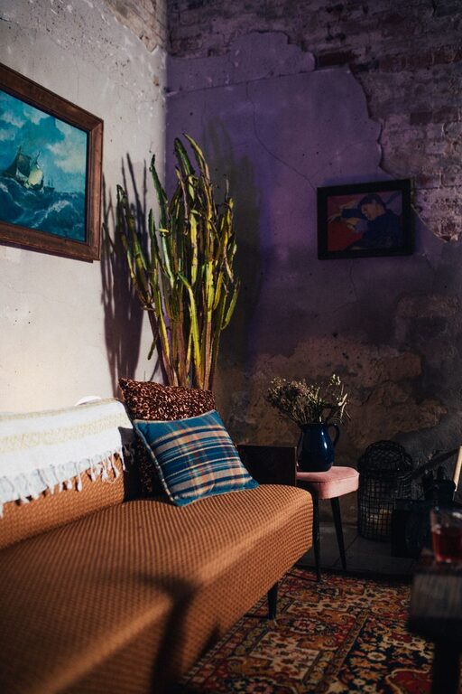 Tips for Creating a Cozy and Inviting Living Room Space